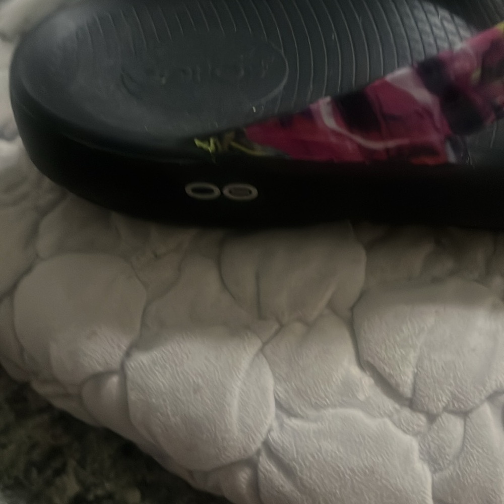 Oofas Colorful Abstract Flip Flops - Picture 3 of 4